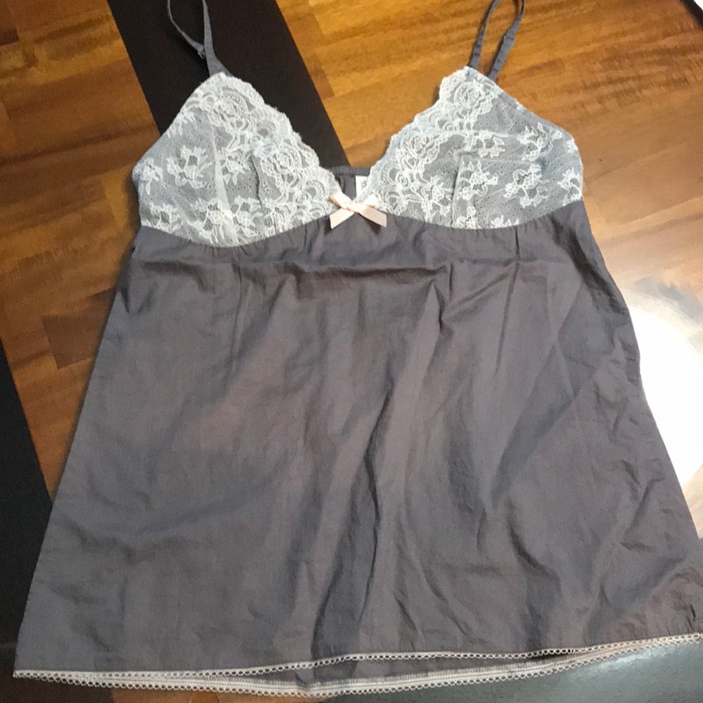 Bundle 4 for $15 🦋 Sleep tank, sz M